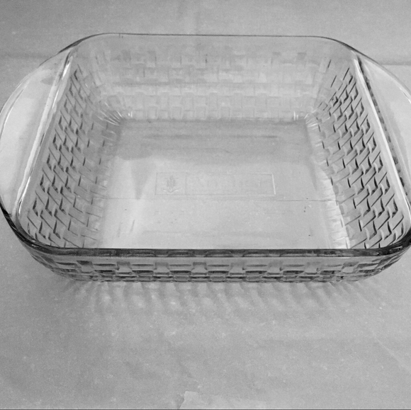 Anchor Hocking Clear Basketweave 8" Sq. Baker - Picture 1 of 5